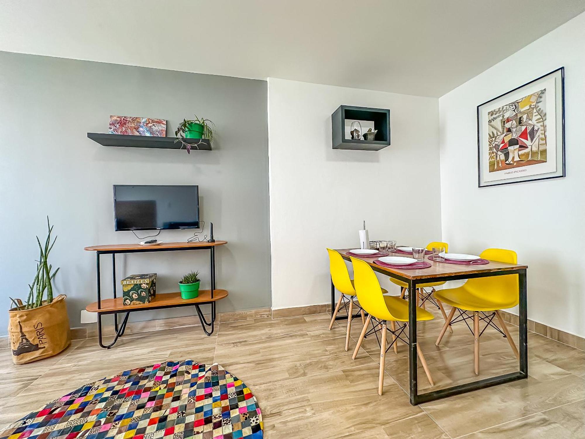 Confortavel Colado Metro Uruguaiana Apartment